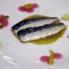 Sardina en escabeche con puré de piparra y anchoa