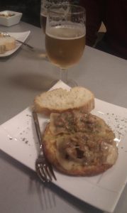 San Martín de les tortielles 2012 - Tortilla con picadillo y queso de pría