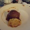 Cebolla rellena de bonito y puré de patata
