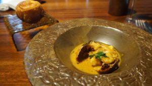 Curry de ají y bogavante con curcuma y naranja