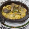 Cazuela de almejas con alcachofas